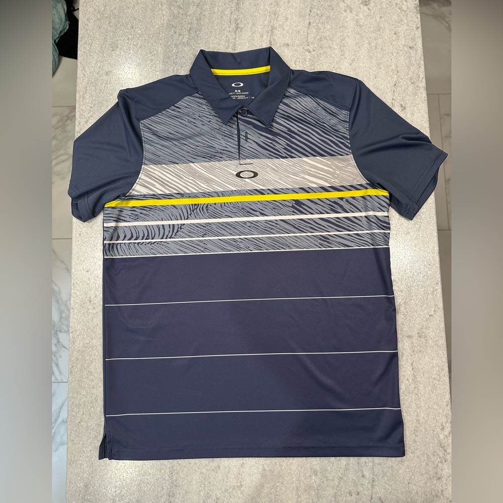 Men’s Golf Polo Oakley Size Medium